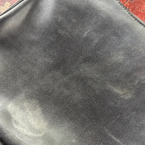 Guess Elegant Black Shoulder Bag - Picture 5 of 5